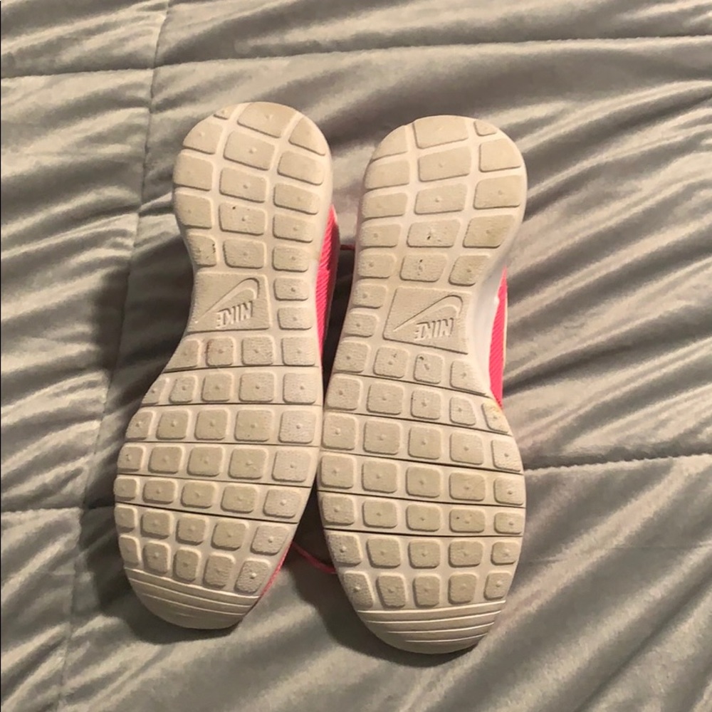 Pink Nike Roches - Picture 3 of 3